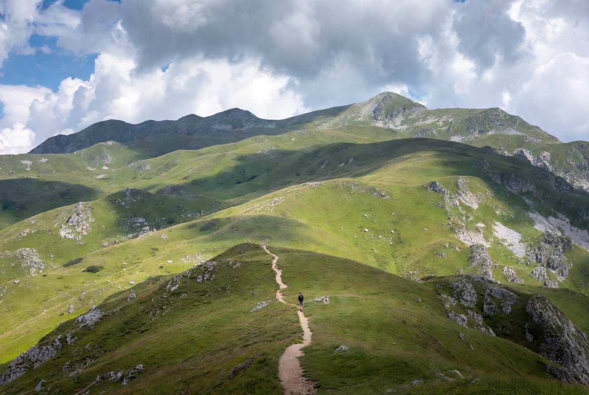 Hiking trail in the Bulgarian mountains, a free Bulgaria budget travel activity in 2026